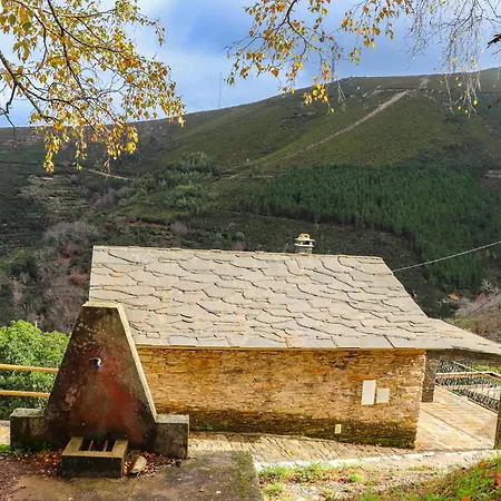 Casa Da Professora By Alzira Hébergement de vacances Seia